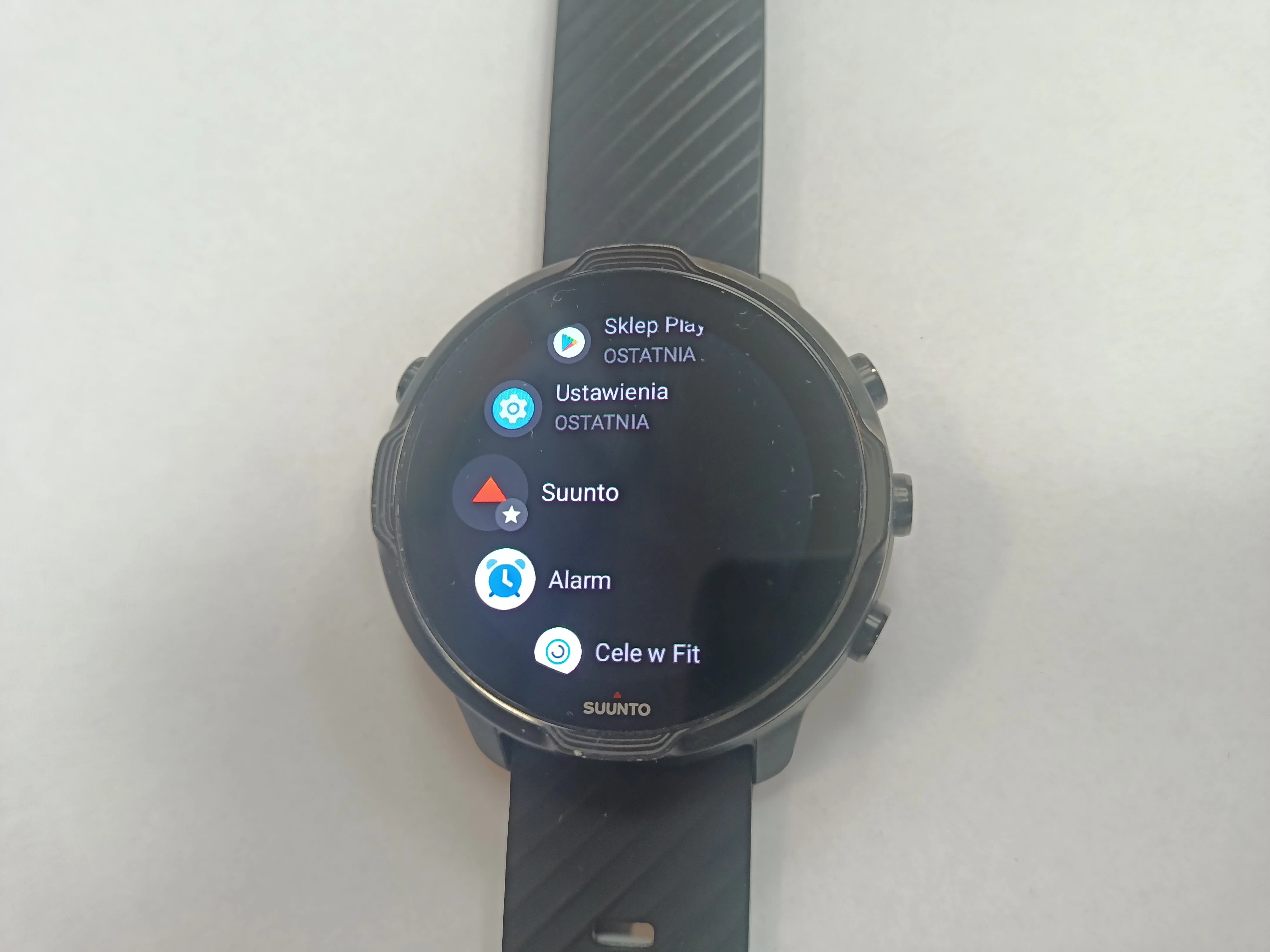 zegarek-sportowysmartwatch-suunto-7-kolor-dominujacy-czarny