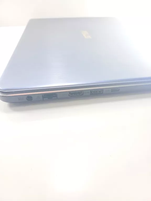 LAPTOP ASUS R504Z AMD RYZEN 5/4GB/WINDOWS10