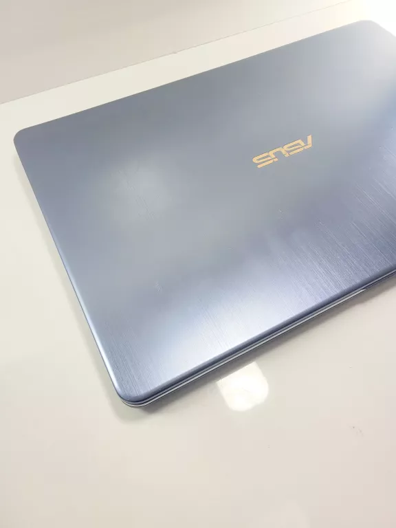 LAPTOP ASUS R504Z AMD RYZEN 5/4GB/WINDOWS10