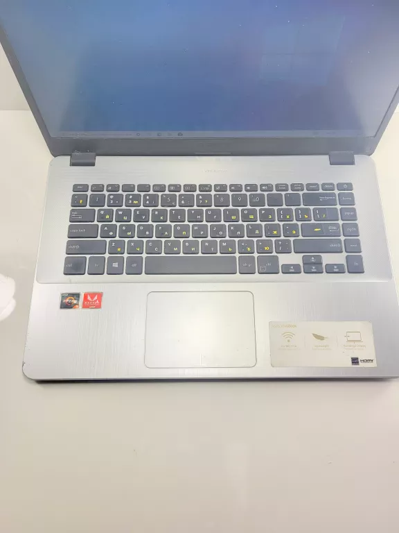LAPTOP ASUS R504Z AMD RYZEN 5/4GB/WINDOWS10
