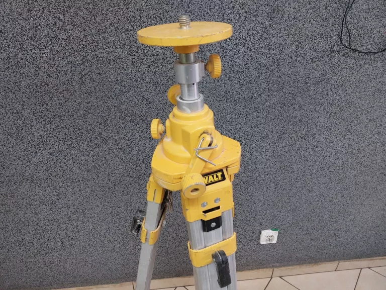 TRÓJNÓG TELESKOPOWY DEWALT DE0735