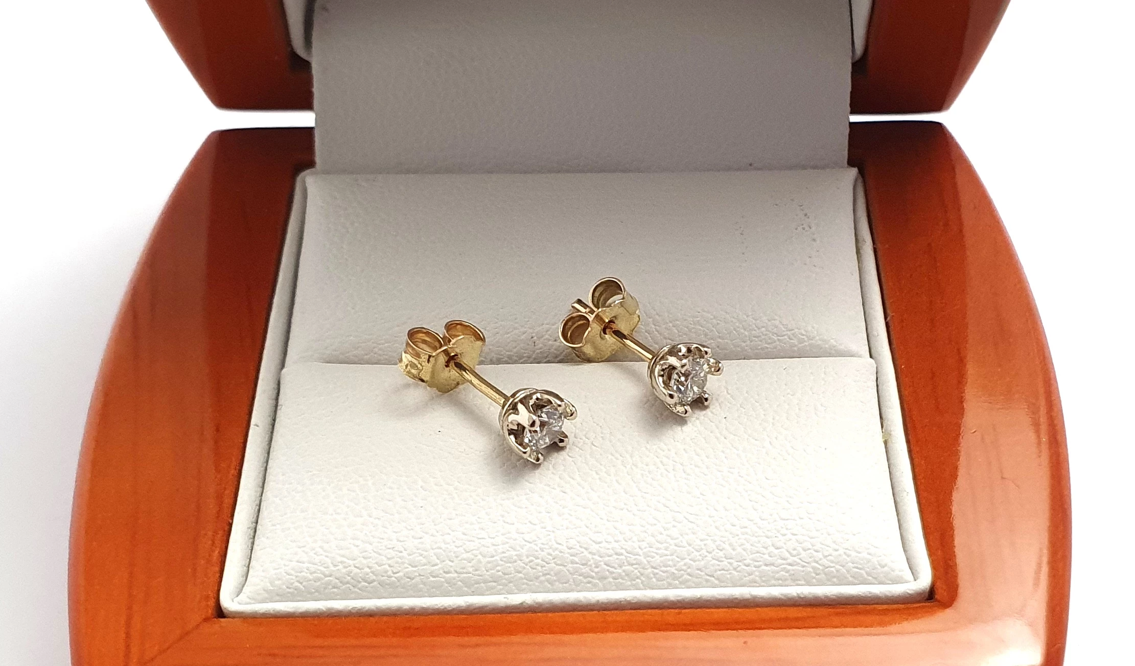 piekne-zlote-kolczyki-z-brylantami-034-ct-marka-inna-marka