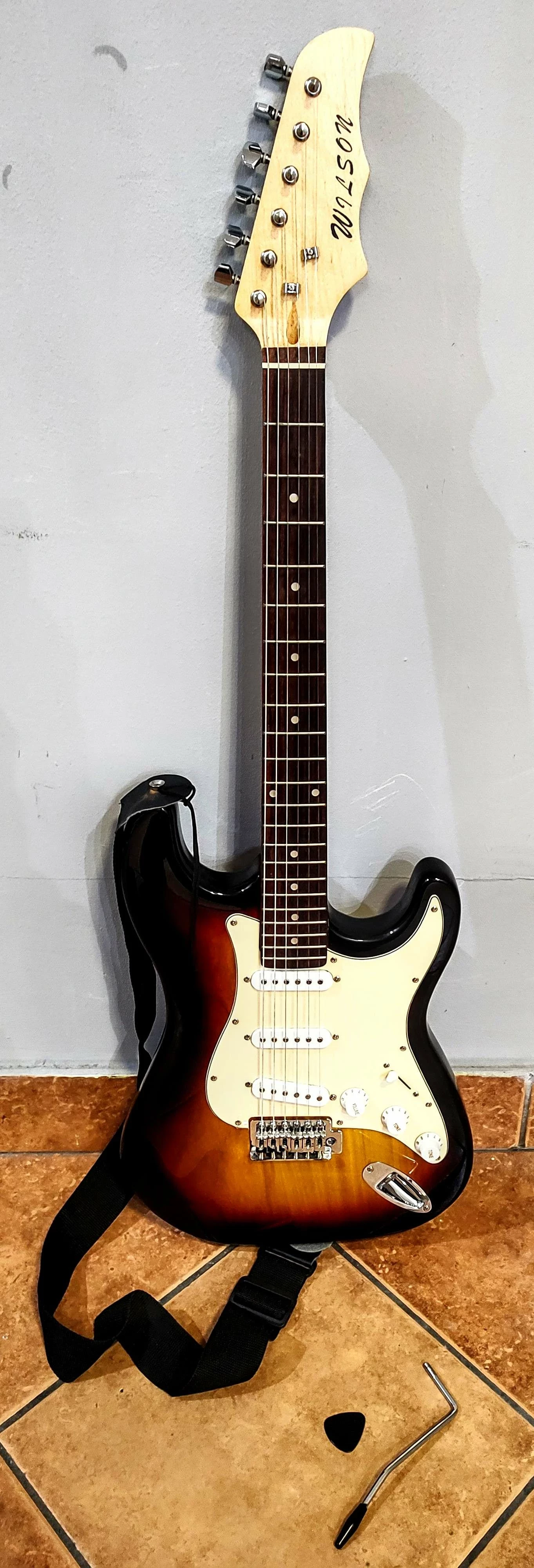 gitara-elektryczna-wilson-ladny-stan-zadbana-rynek-38-paczkow-adben