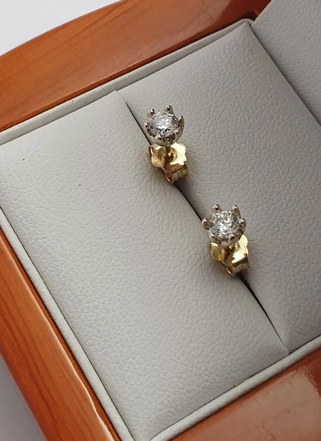 piekne-zlote-kolczyki-z-brylantami-034-ct-grottgera-4-slawno