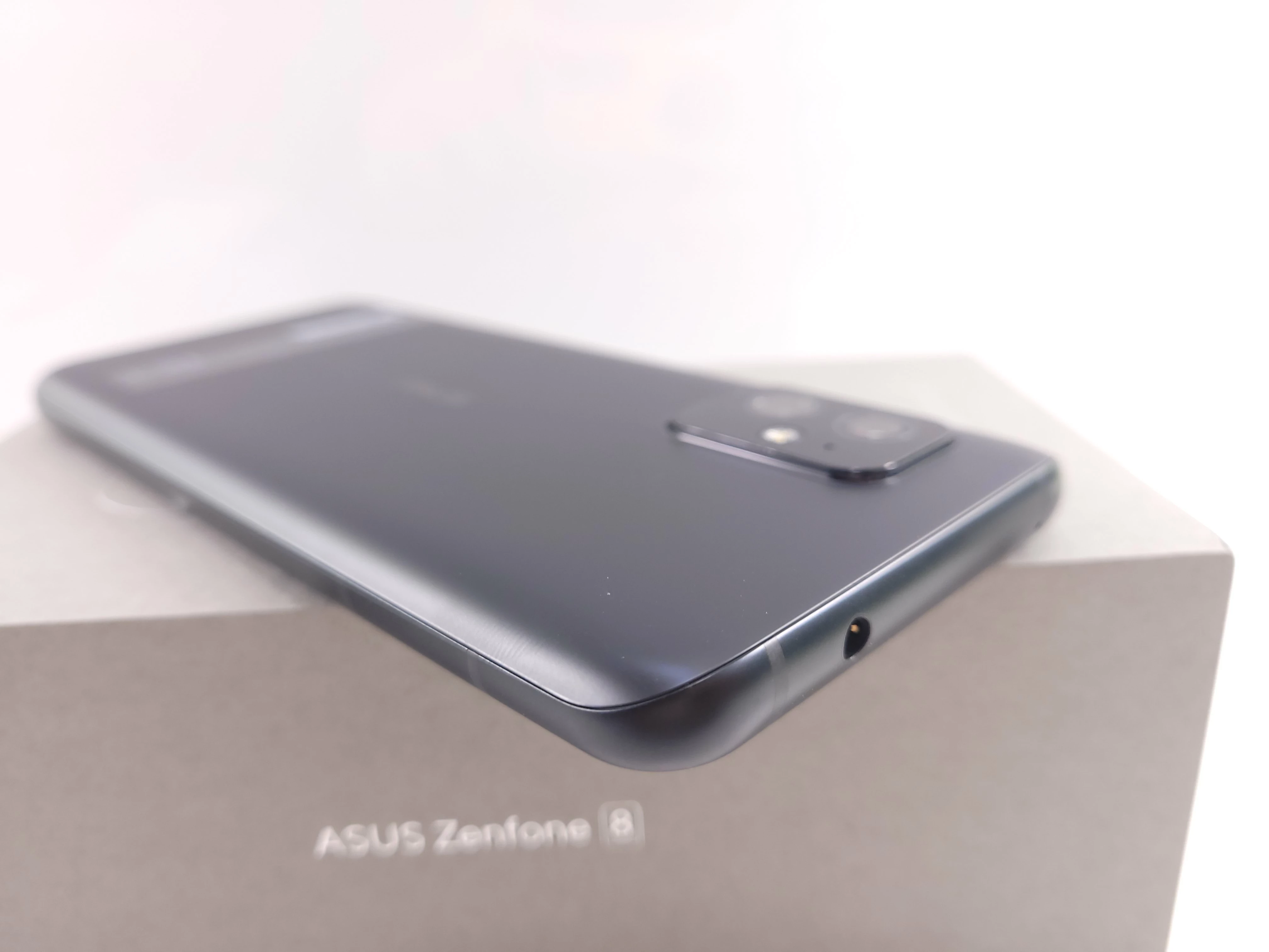 asus-zenfone-8-8128-komplet-igla-gw-xkom-kolor-czarny