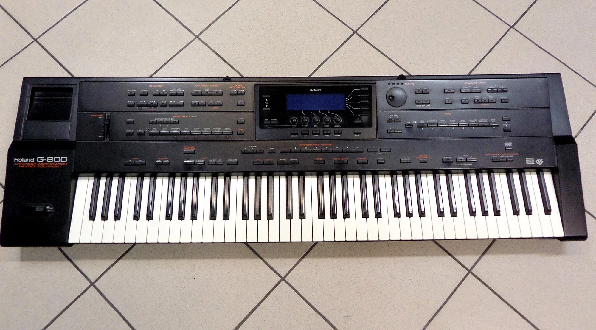 keyboard-roland-g-800-futeral-pilsudskiego-8-konskie-unico