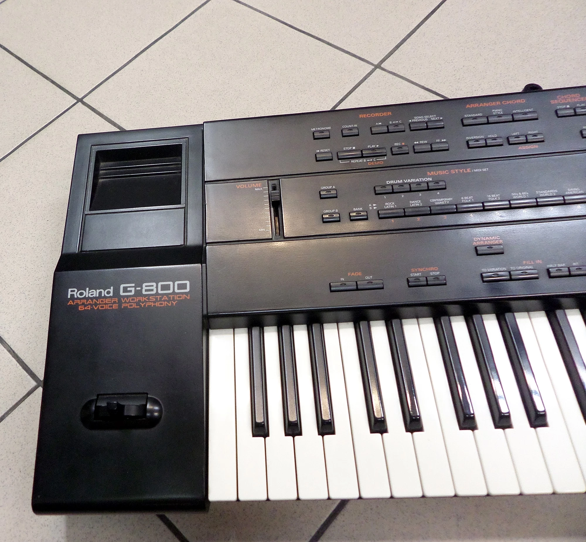 keyboard-roland-g-800-futeral-pilsudskiego-8-konskie-unico