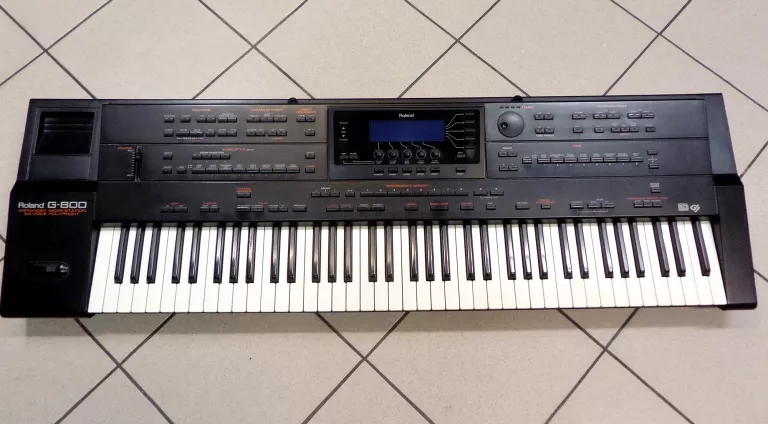 keyboard-roland-g-800-futeral-pilsudskiego-8-konskie-unico
