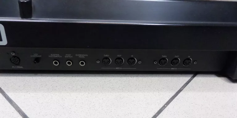 keyboard-roland-g-800-futeral-model-e-x50