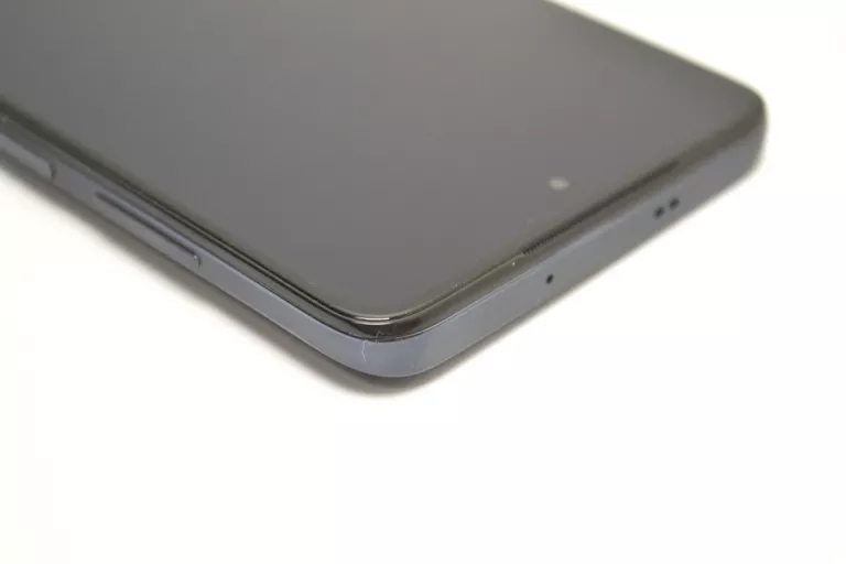 telefon-motorola-moto-g82-5g-6128gb-komplet-plus-ean-gtin-0840023234033