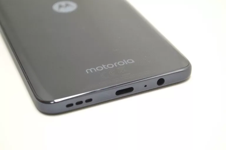 telefon-motorola-moto-g82-5g-6128gb-komplet-plus-pamiec-ram-6-gb