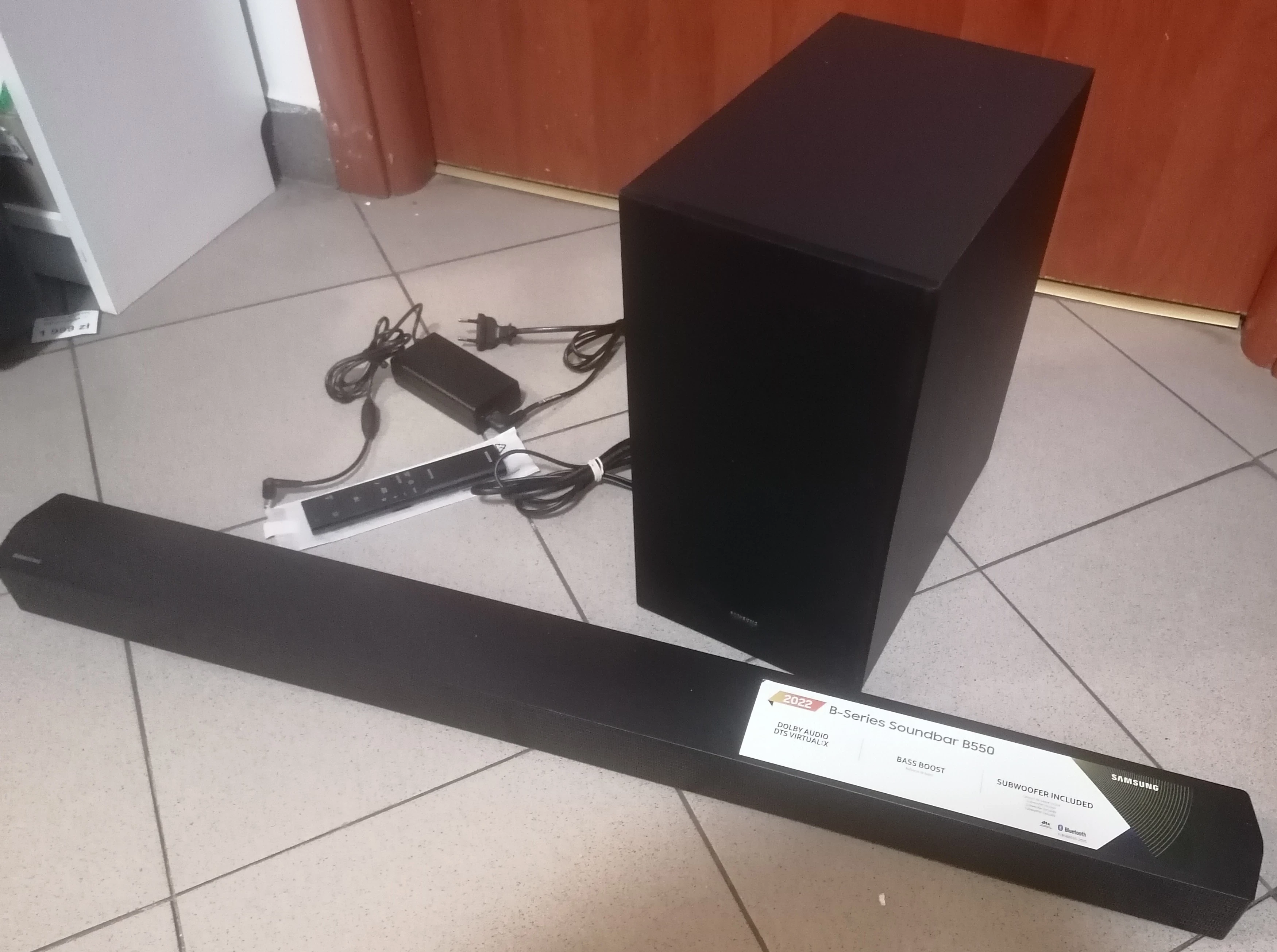 soundbar-samsung-hw-b550-en-pilot-paragon-kolor-czarny