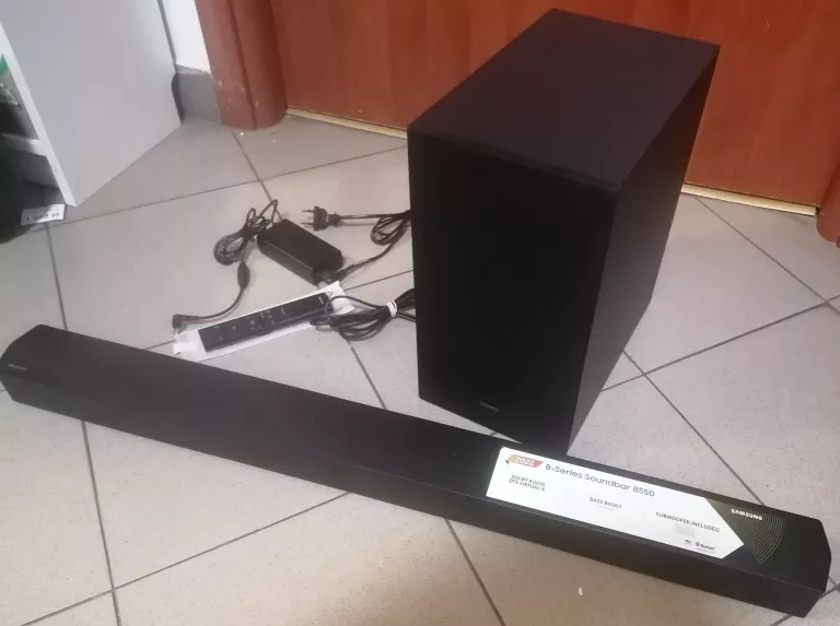 soundbar-samsung-hw-b550-en-pilot-paragon-kolor-czarny