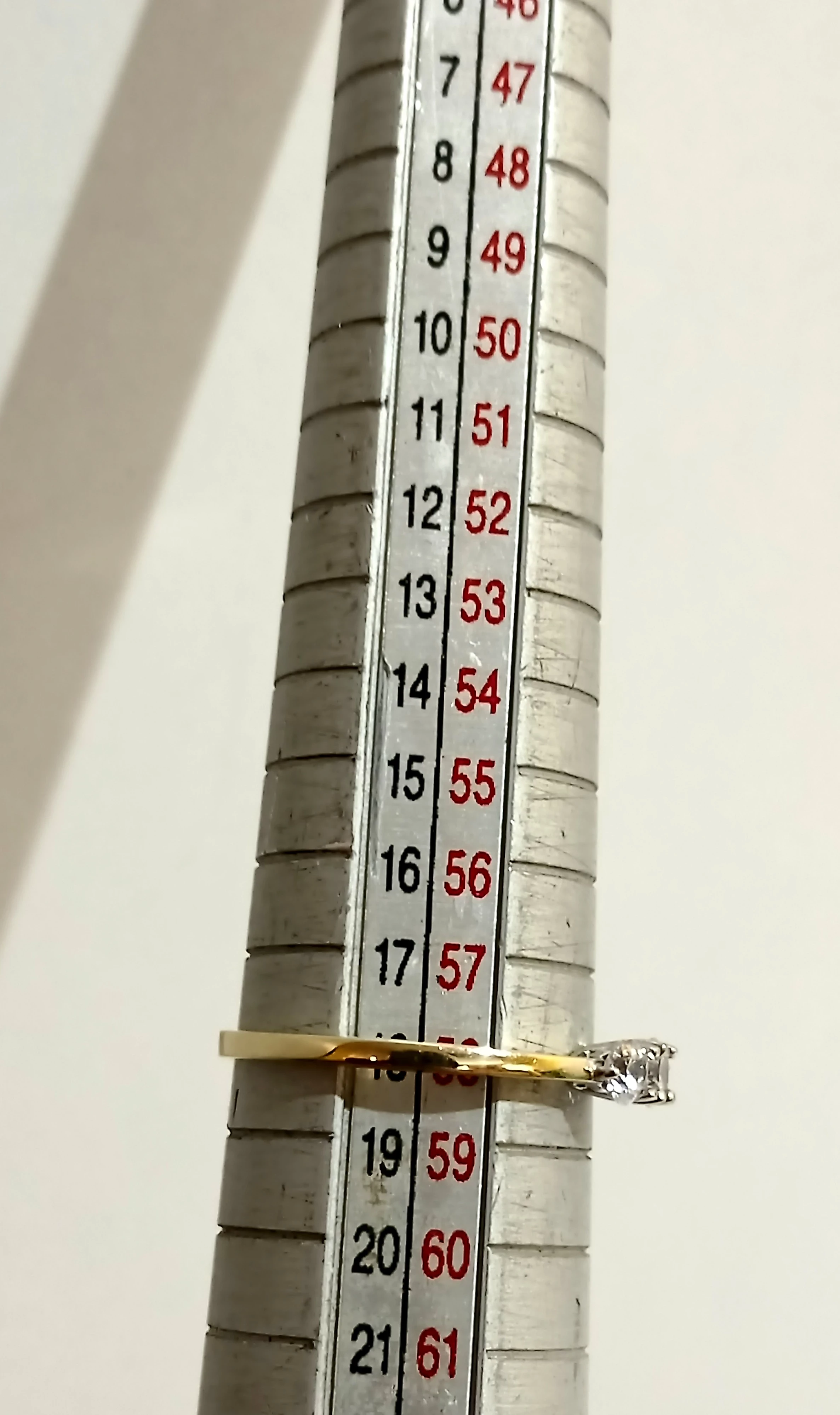 pierscionek-z-3-cyrkoniami-r18-material-15835-2