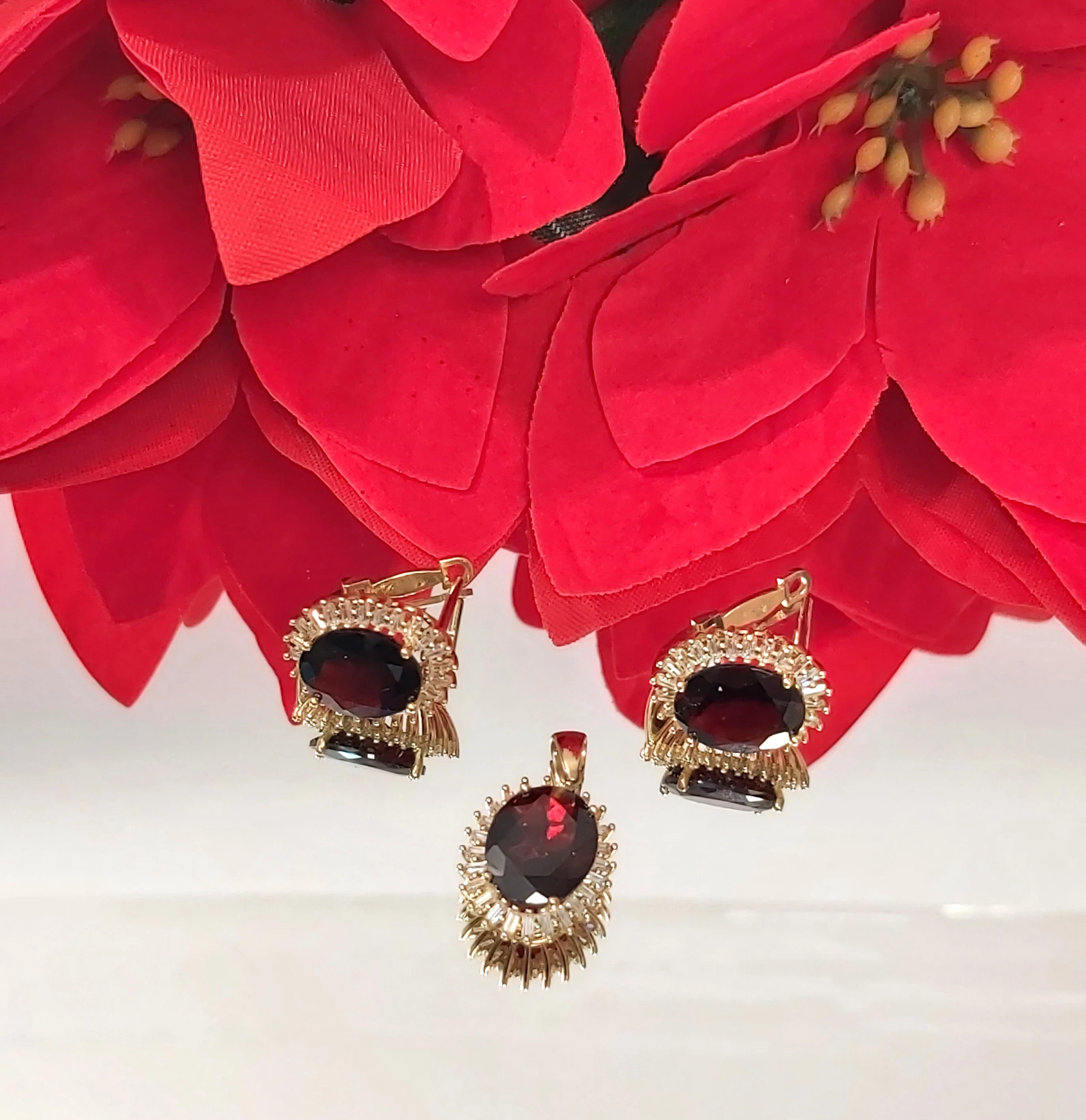 klasyczna-zlota-zawieszka-kate-duza-280g585-motyw-129129-20