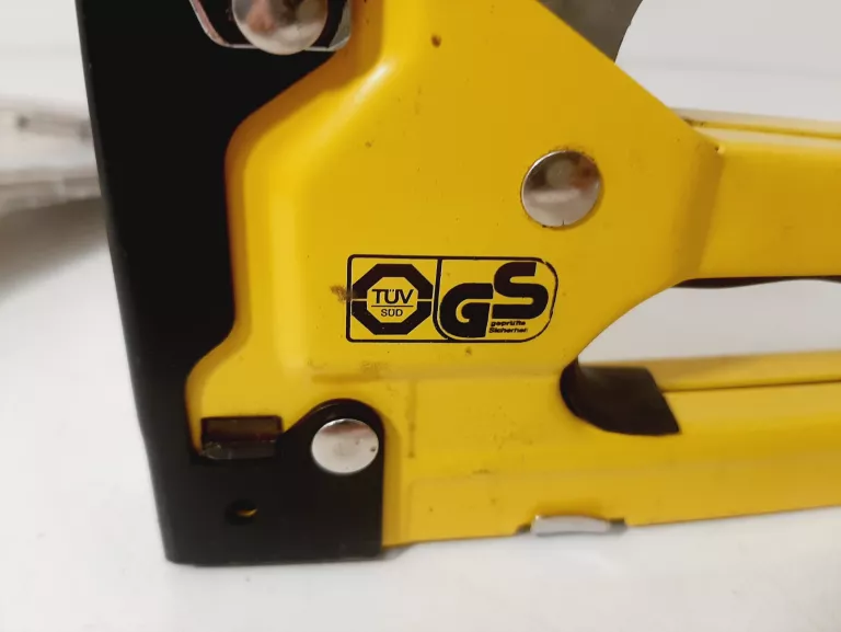 zszywacz-tapicerski-comparator-z-rozszywaczem-marka-comparator