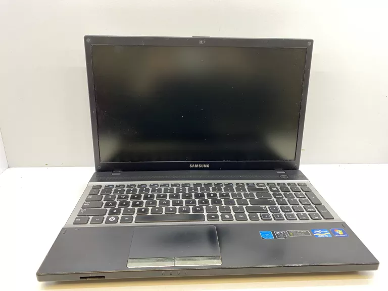 LAPTOP SAMSUNG 300V 750GB/6GB