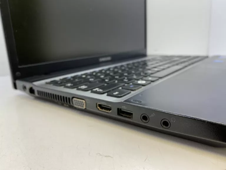 LAPTOP SAMSUNG 300V 750GB/6GB