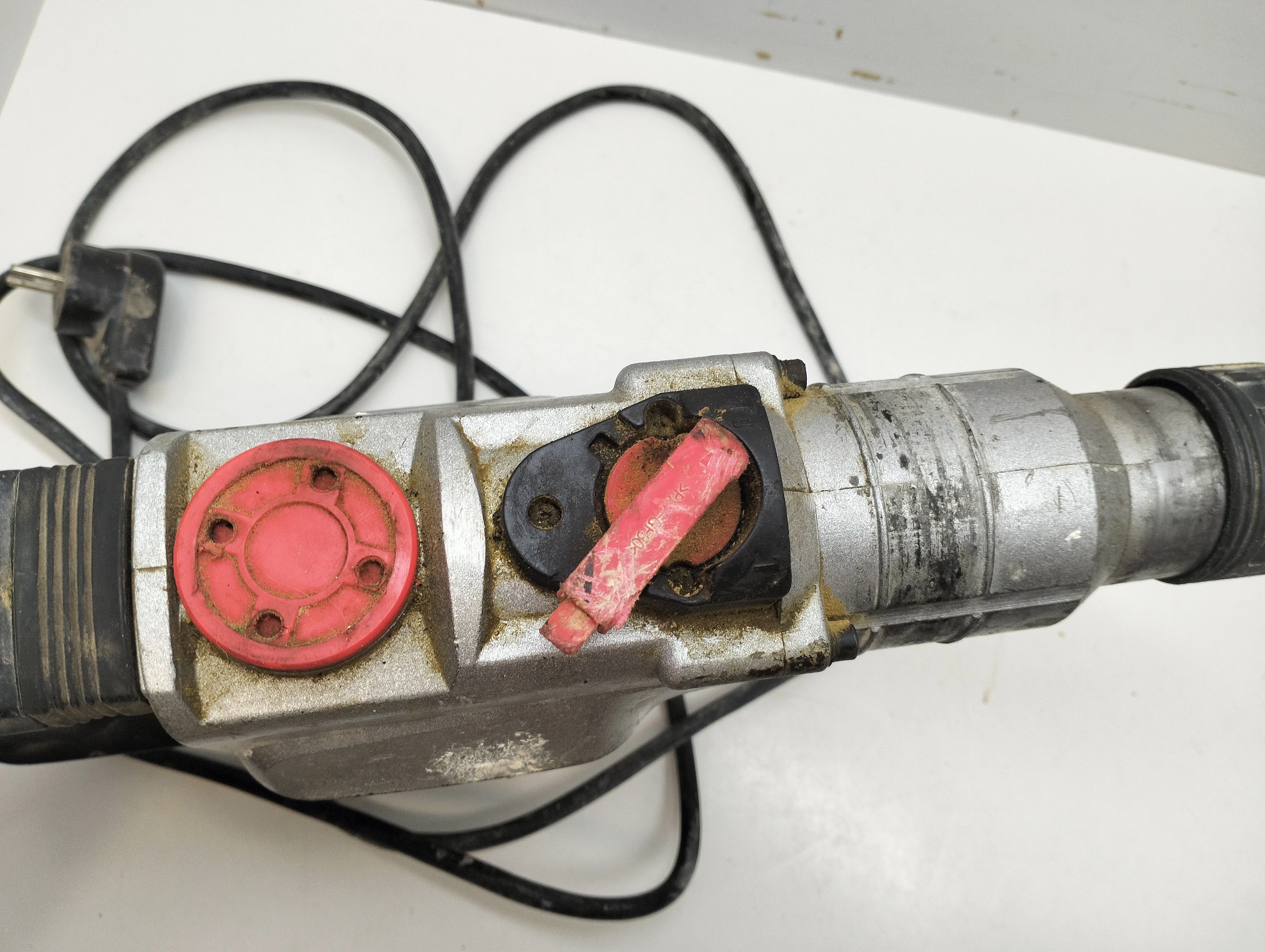 mlotowiertarka-budget-bbh750-zasilanie-sieciowe