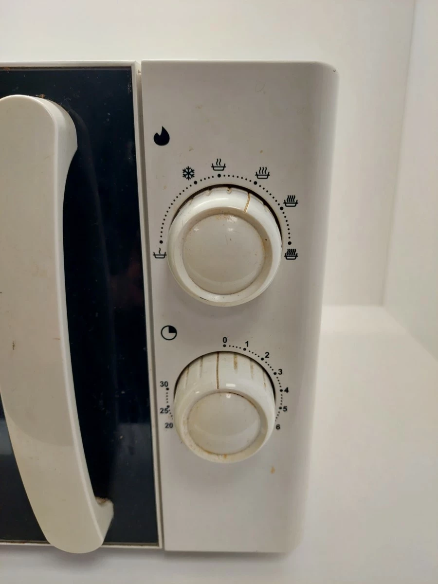 kuchenka-mikrofalowa-bluesky-bmo20z-16-stan-uzywany