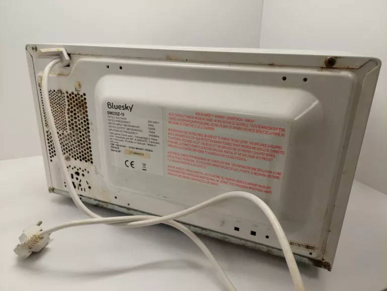 kuchenka-mikrofalowa-bluesky-bmo20z-16-moc-mikrofal-700