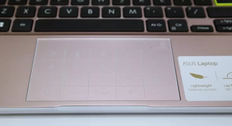 LAPTOP ASUS E210M N4020/4GB 12 CALI