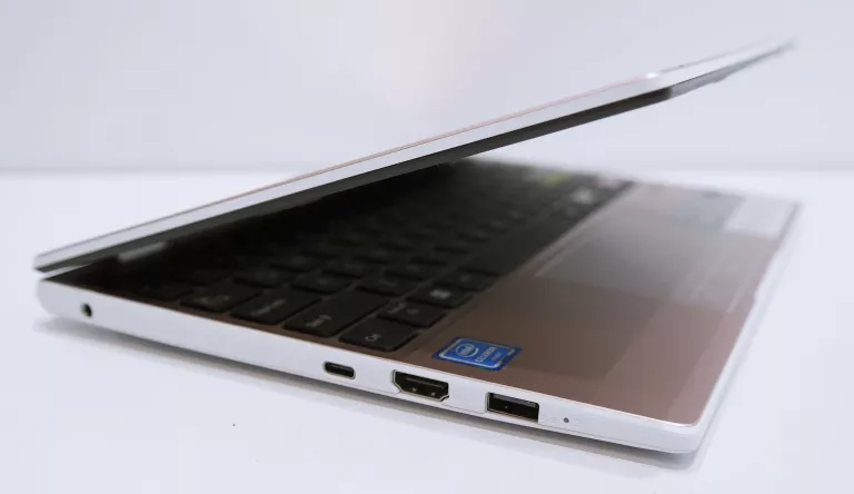 LAPTOP ASUS E210M N4020/4GB 12 CALI