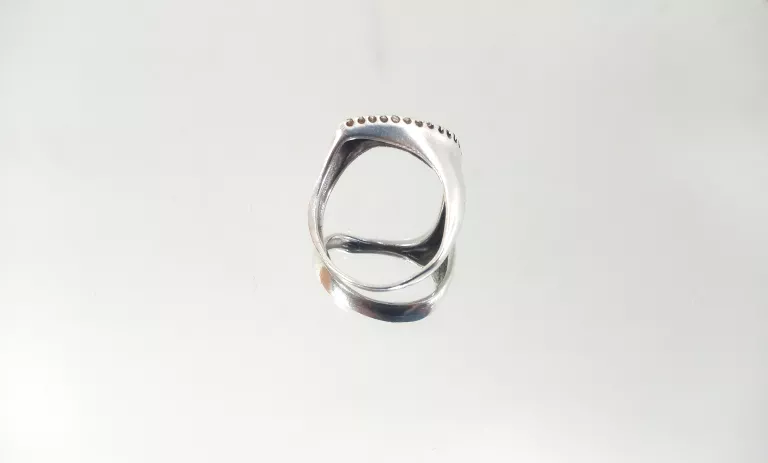 CIEKAWY SREBRNY PIERŚCIONEK