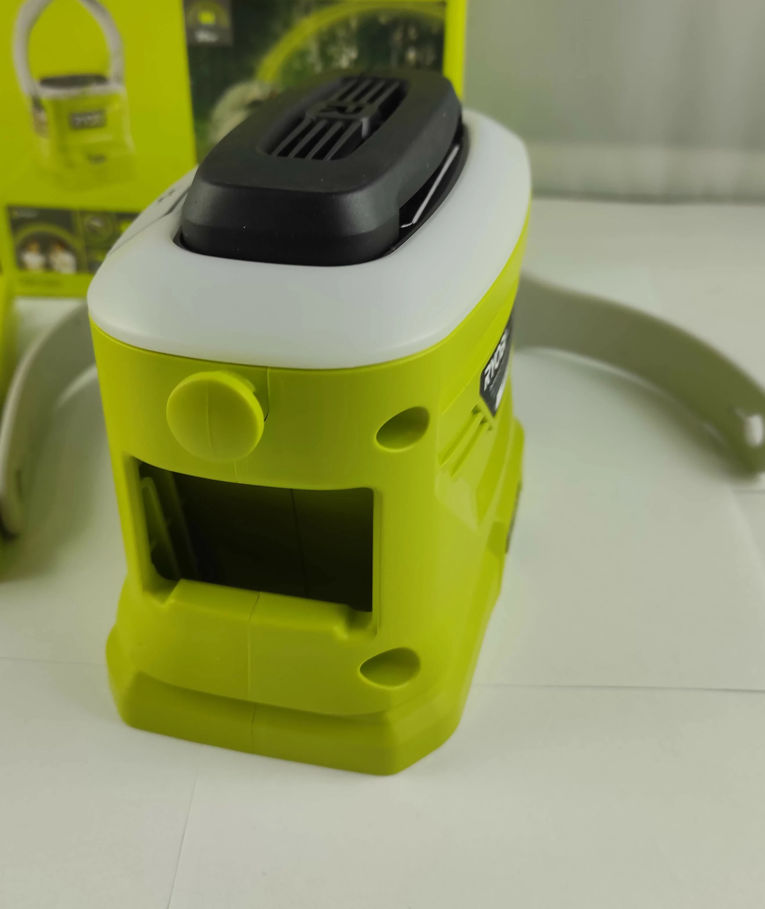 odstraszacz-ryobi-obr1800-zastosowanie-przeciwko-komarom