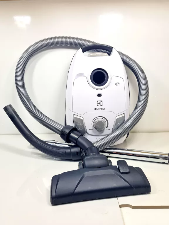 ODKURZACZ ELECTROLUX EASY GO 650W EEG41CB KOMPLET