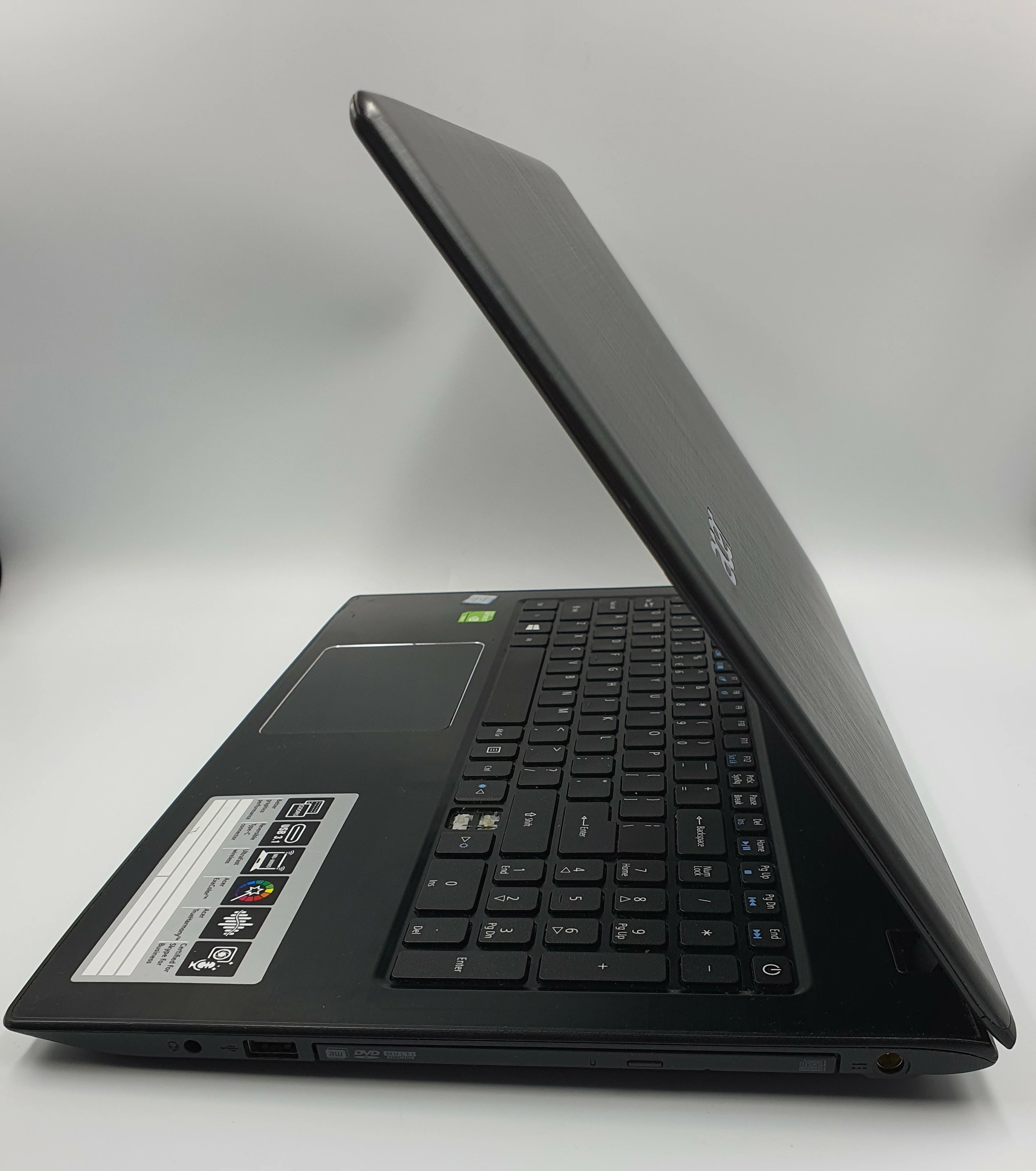 laptop-acer-n16q2-i5-4gb-ram-480gb-ssd-win10-przekatna-ekranu-156