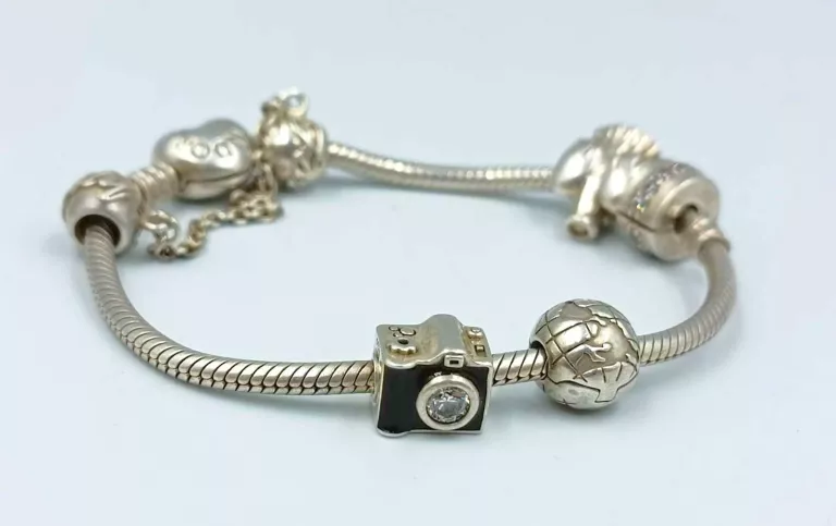 BRANSOLETKA PANDORA 32,83G ROZMIAR 17