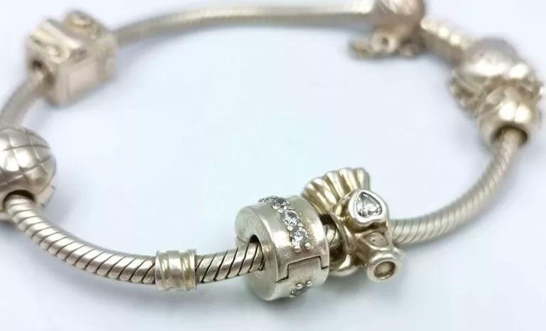 BRANSOLETKA PANDORA 32,83G ROZMIAR 17