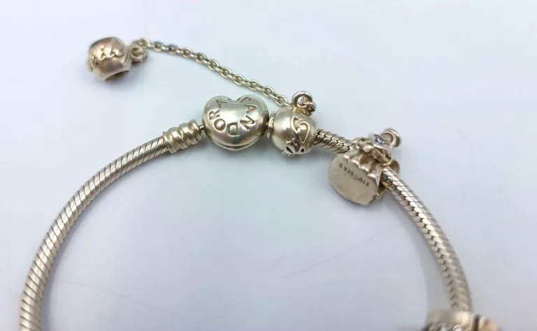 BRANSOLETKA PANDORA 32,83G ROZMIAR 17