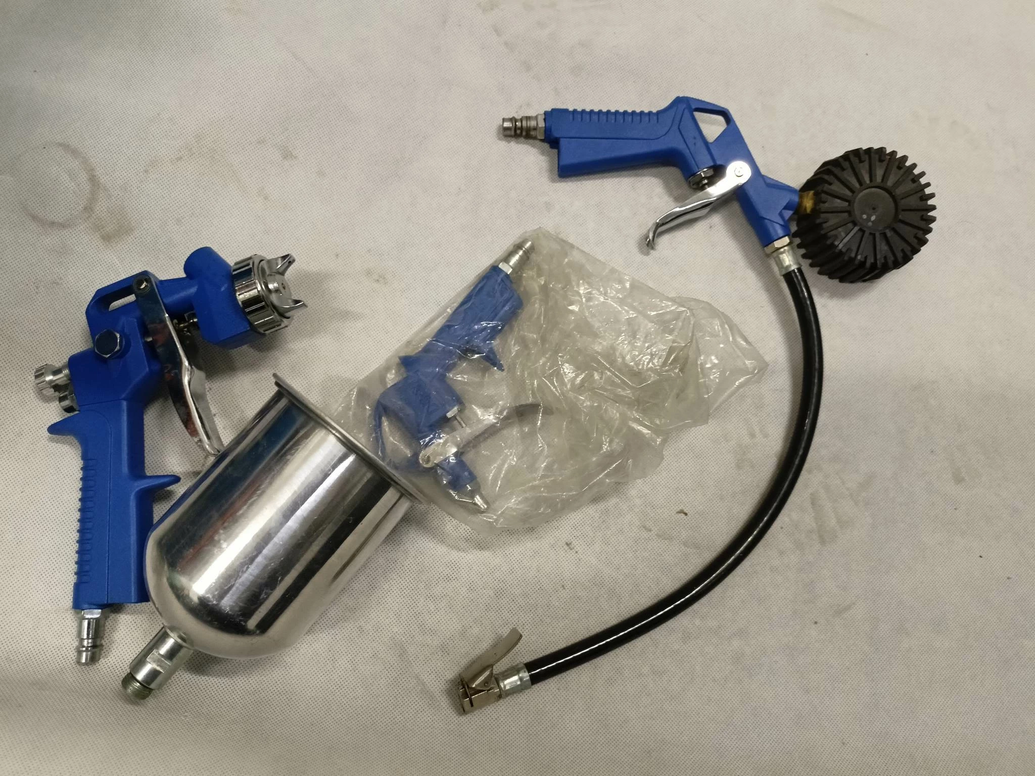 kompresor-50l-adac-montecarlo-d3-akcesoria-pojemnosc-zbiornika-0