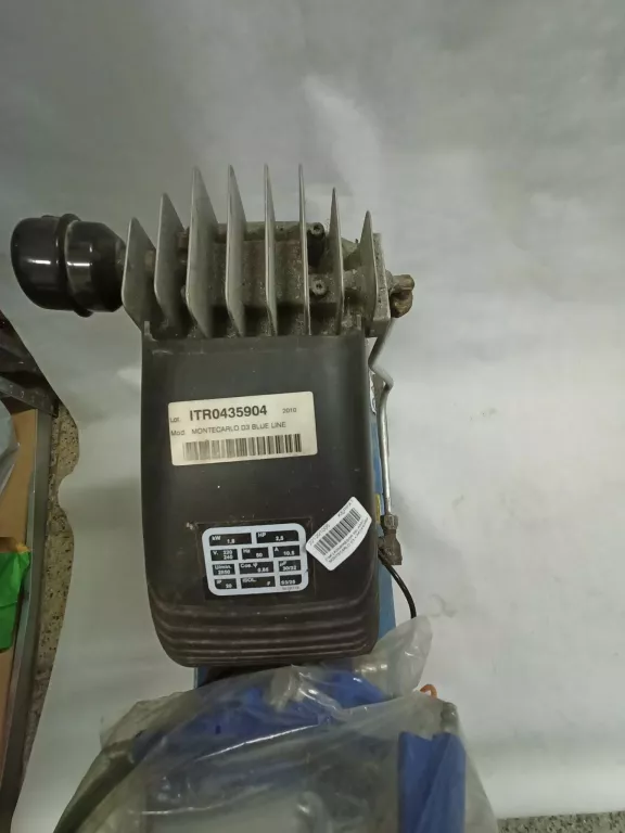 kompresor-50l-adac-montecarlo-d3-akcesoria-stan-uzywany