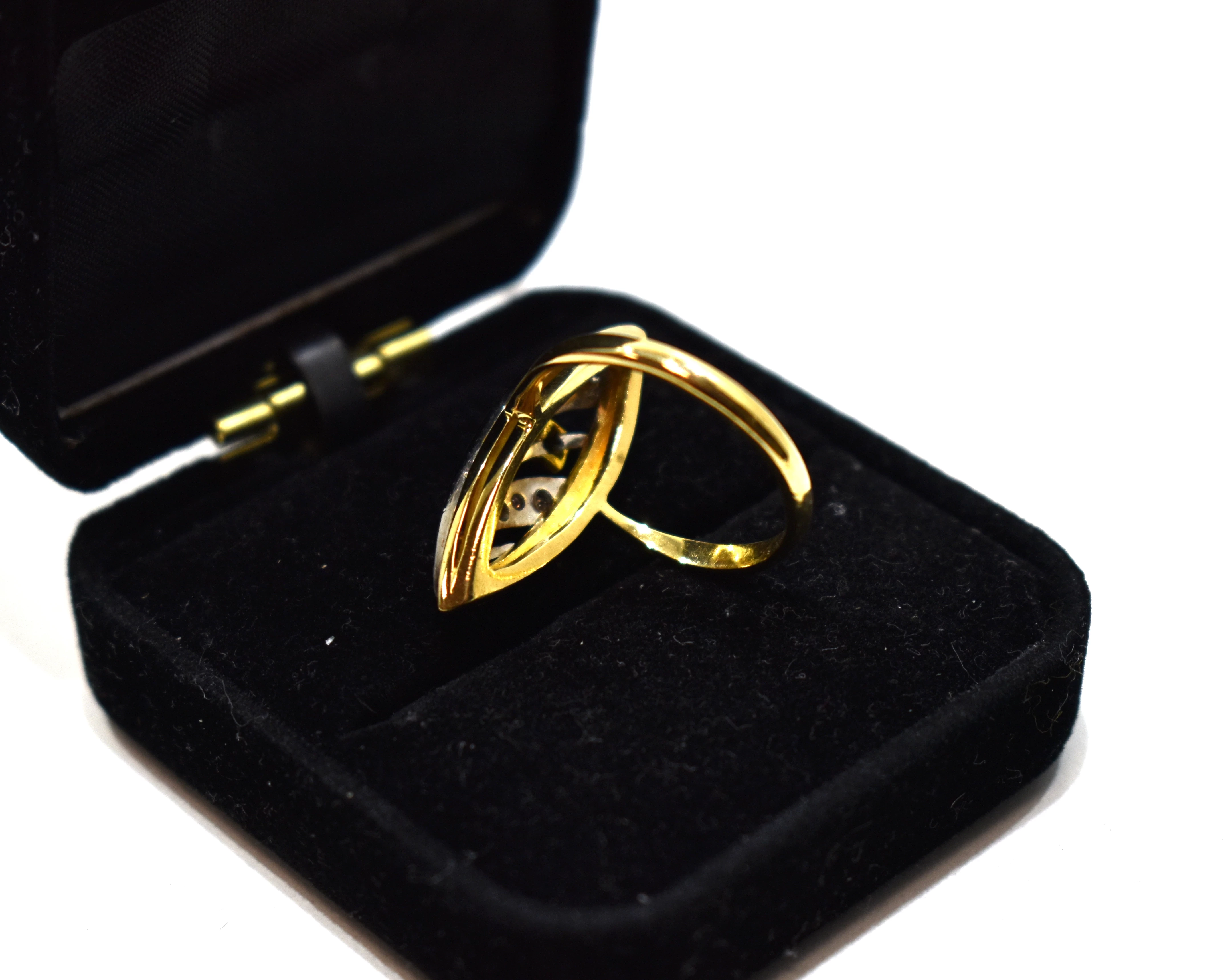 vintage-zloty-pierscionek-z-brylantem-698g-750-kamien-17088-128