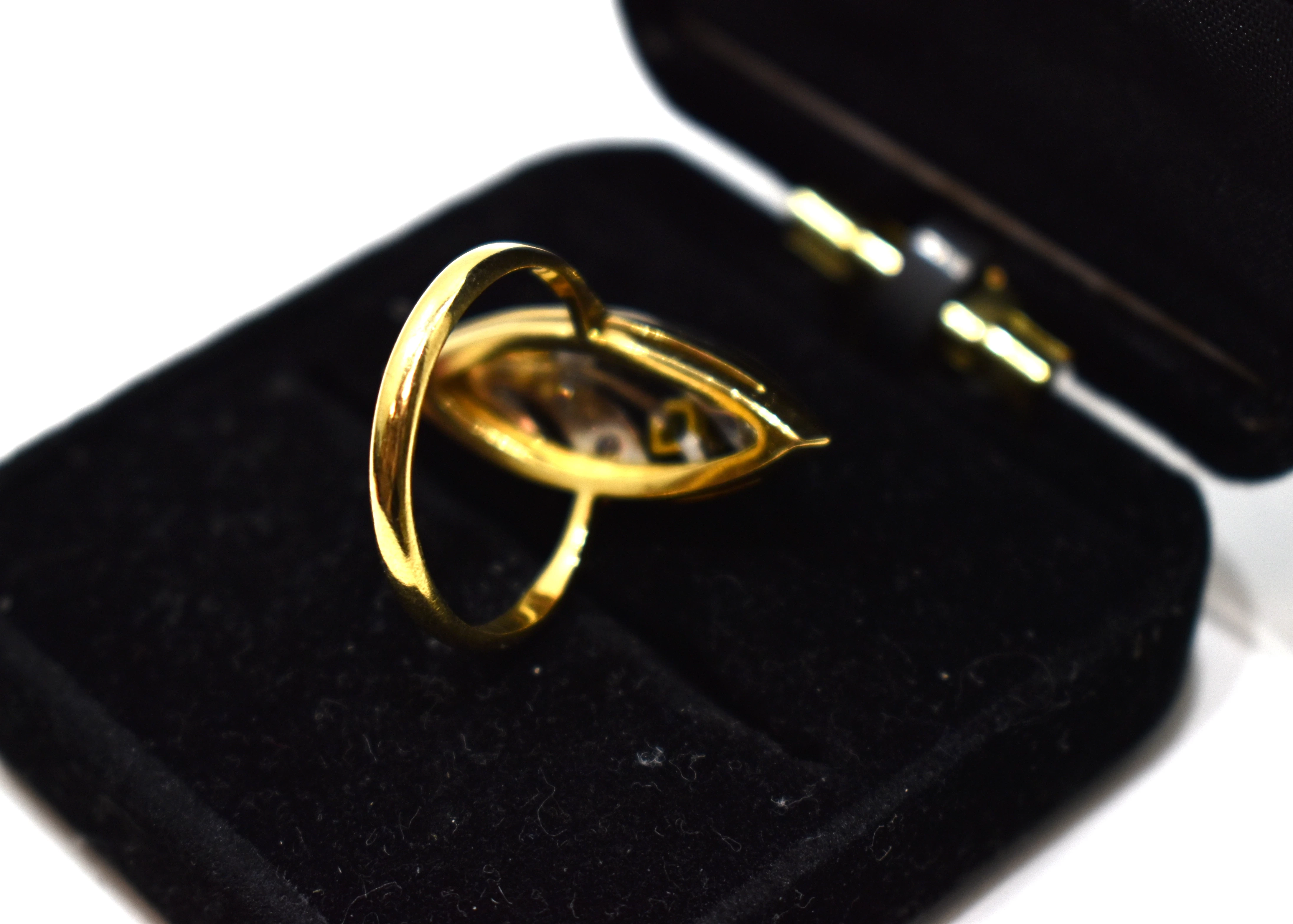 vintage-zloty-pierscionek-z-brylantem-698g-750-material-15835-2