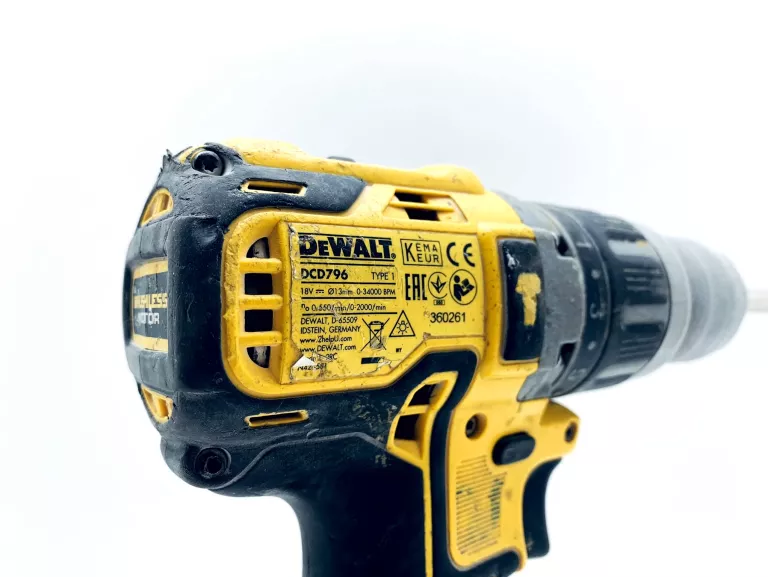 wkretarka-dewalt-dcd-796-rodzaj-silnika-silnik-szczotkowy