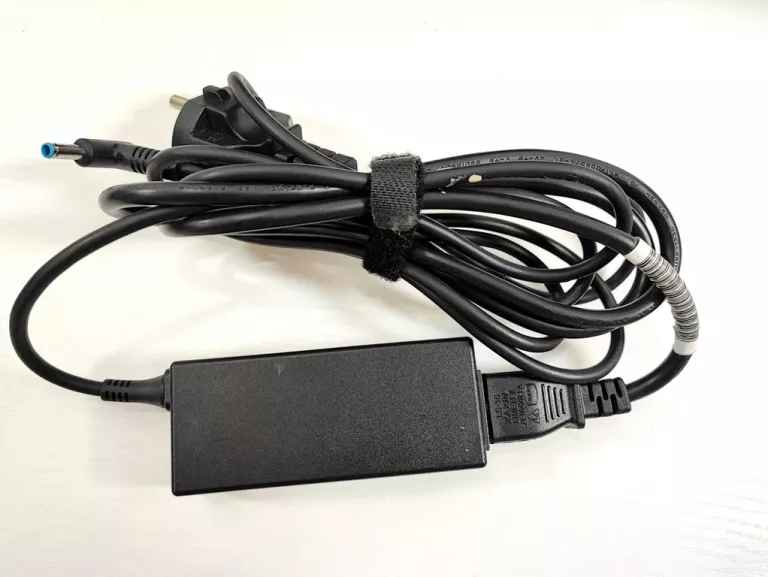 LAPTOP HP 15S-EQ1086NW 15,6 AMD ATH 4/250 GB SSD