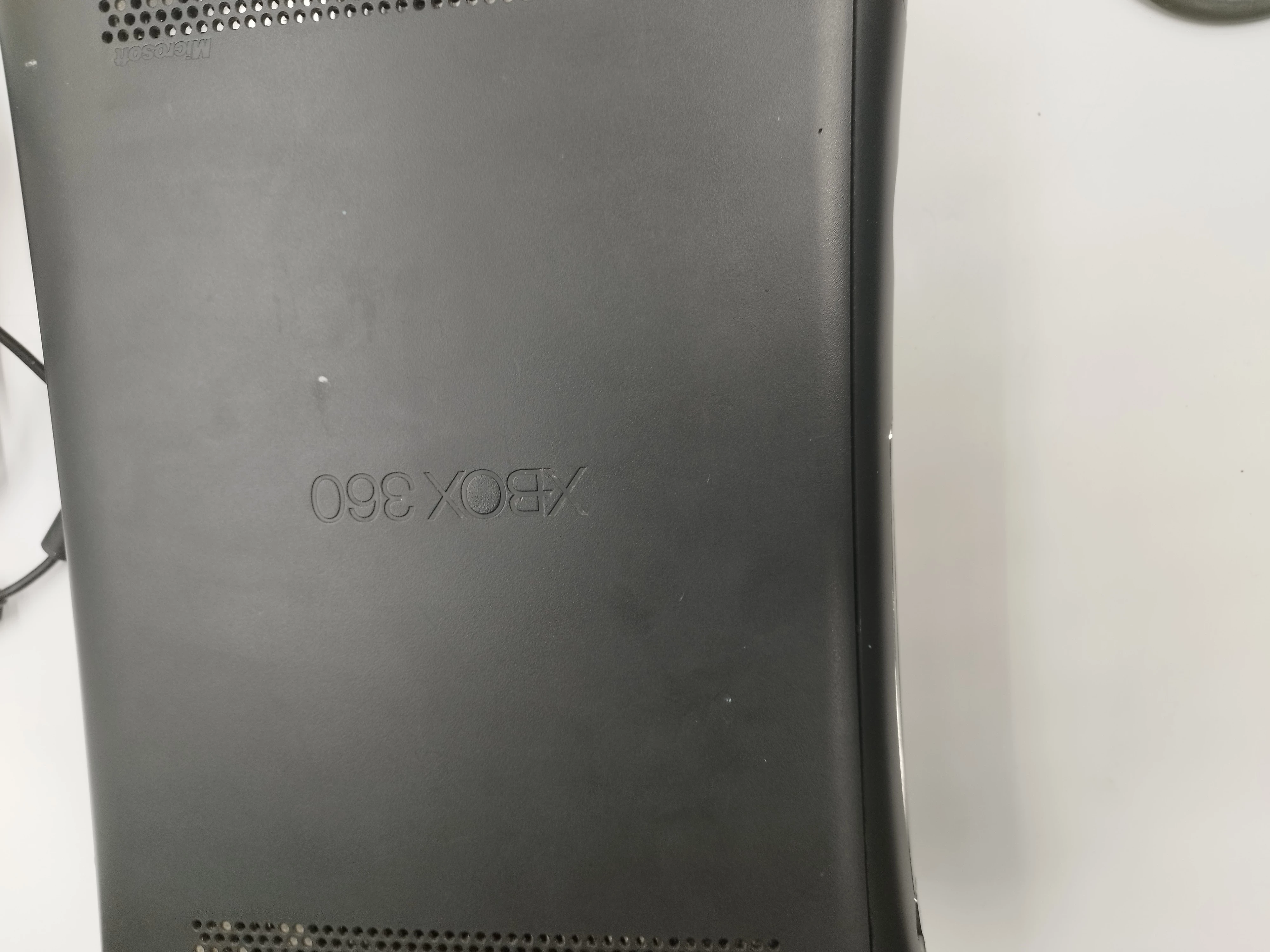 konsola-xbox-360-fat-zasilacz-liczba-kontrolerow-w-zestawie-brak