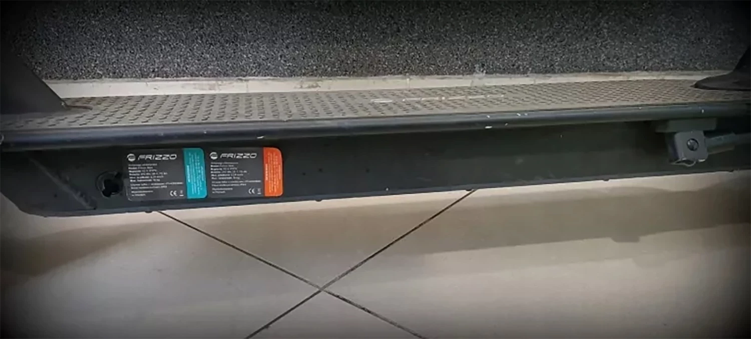 hulajnoga-elektryczna-frizzo-glee-opis-moc-silnika-250