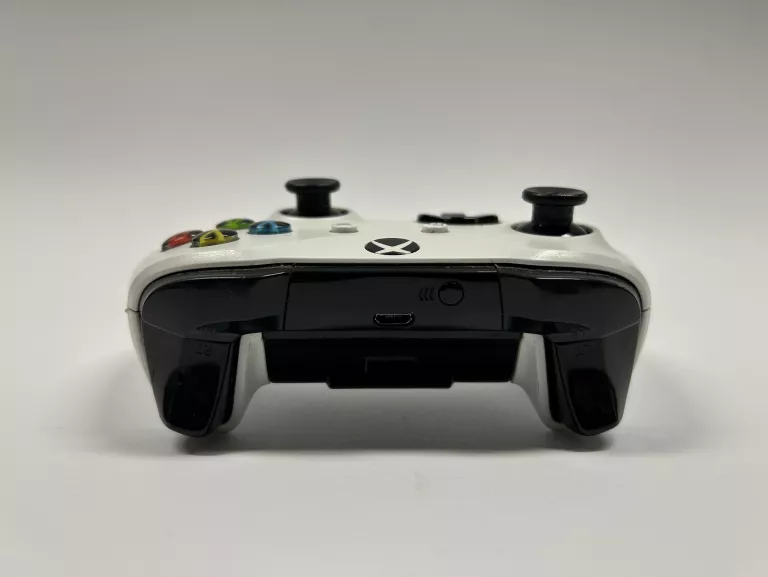 PAD XBOX ONE 1708 USZKODZONY