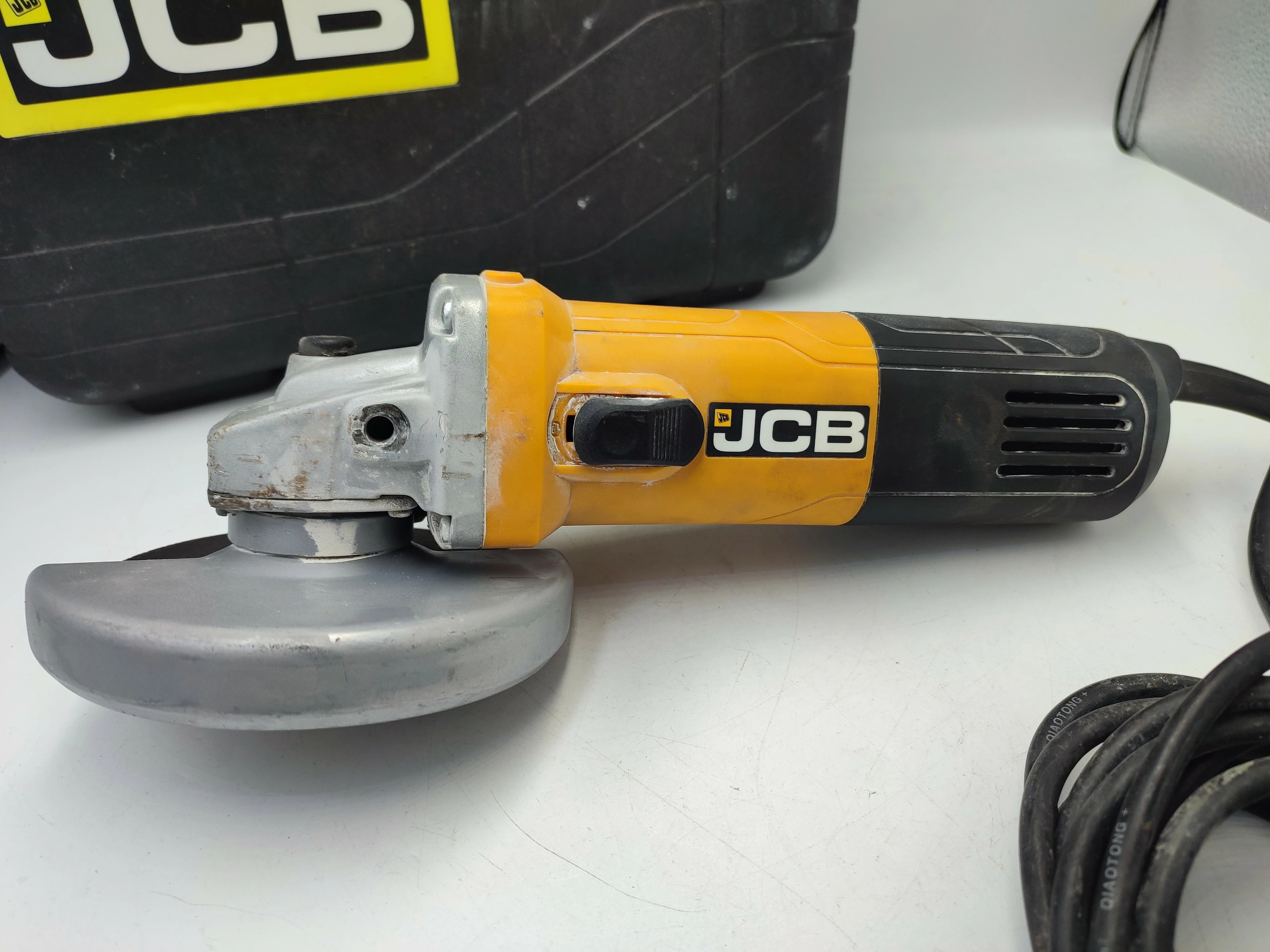 szlifierka-katowa-jcb-ag850-ean-gtin-5052931590964