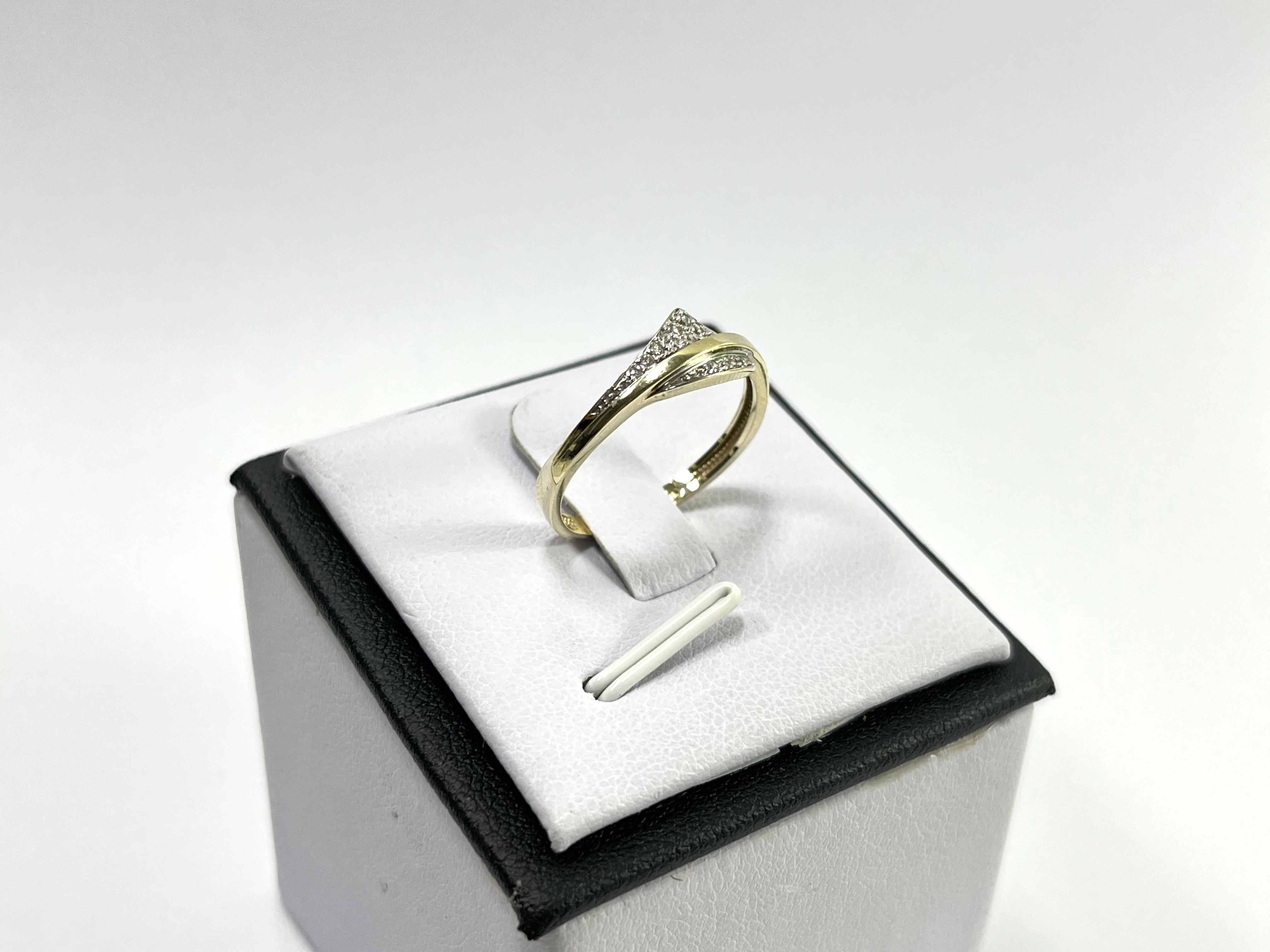 nienoszony-zloty-pierscionek-pr333-167g-r16-ean-gtin-5904035785848