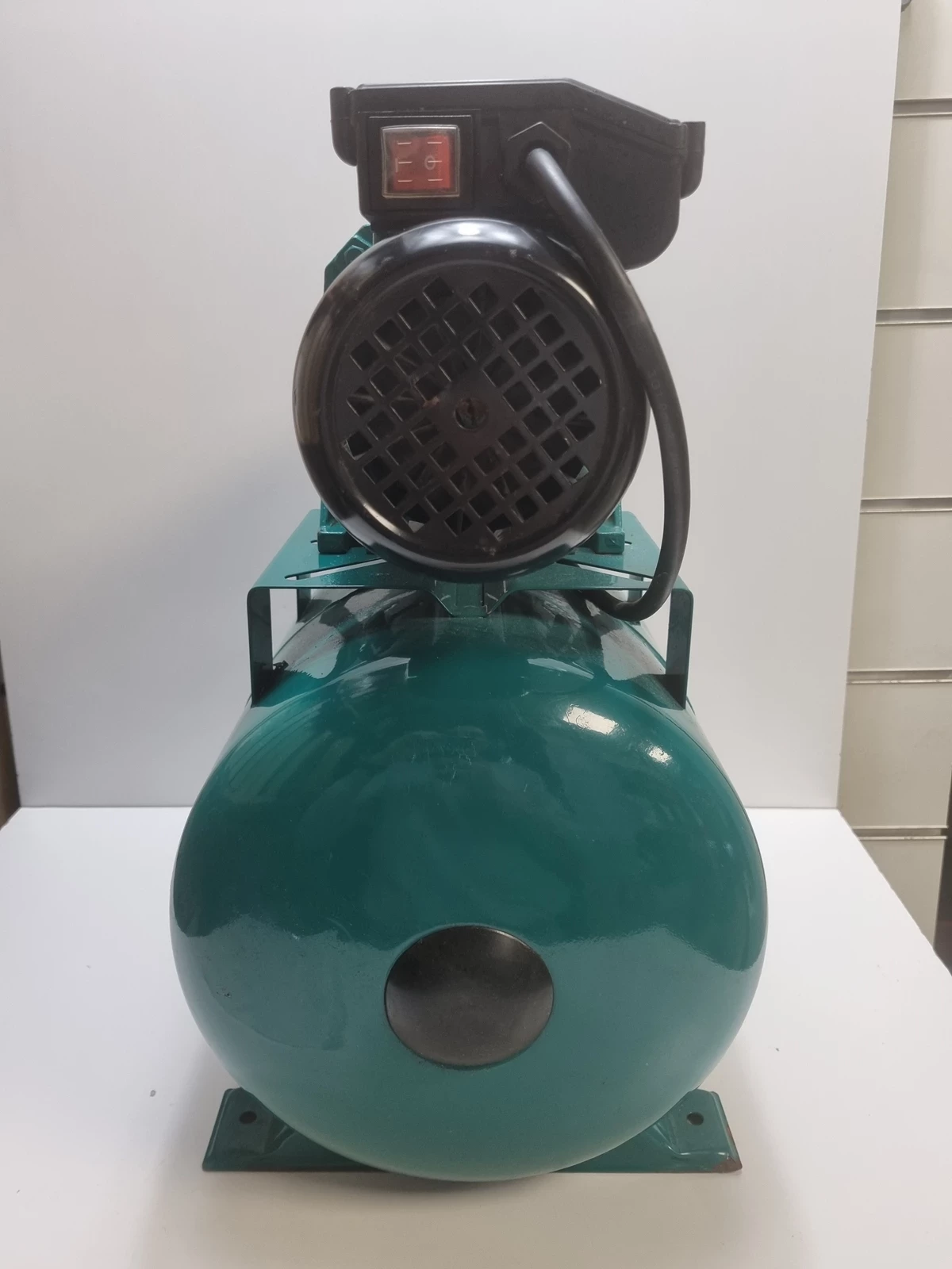 hydrofor-pompa-aqua-sv800-800w-3600lh-20l-rodzaj-pompy-zestaw-hydroforowy