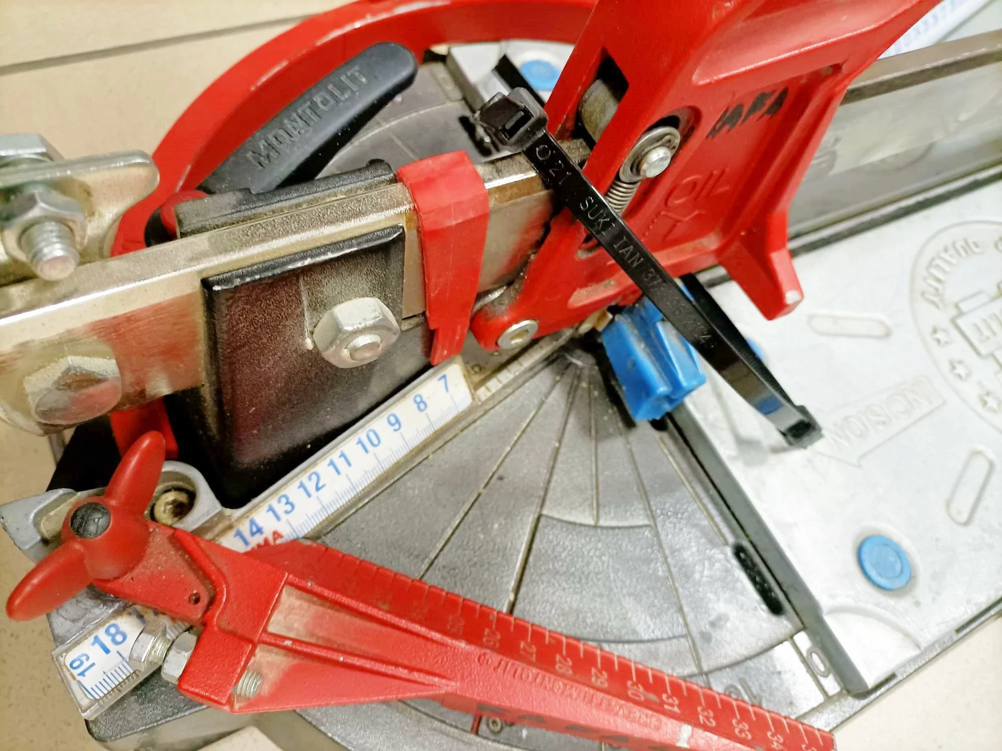 przecinarka-do-glazury-montolit-masterpiuma-seria-0000