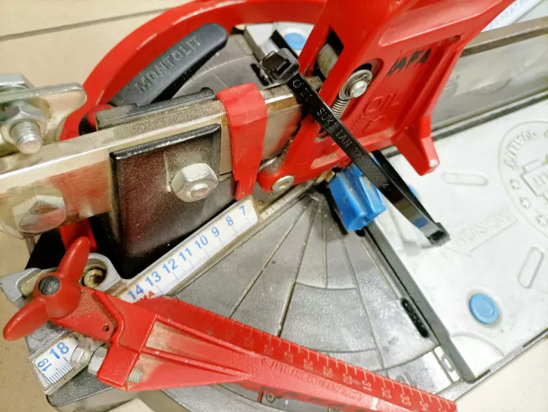 przecinarka-do-glazury-montolit-masterpiuma-seria-0000