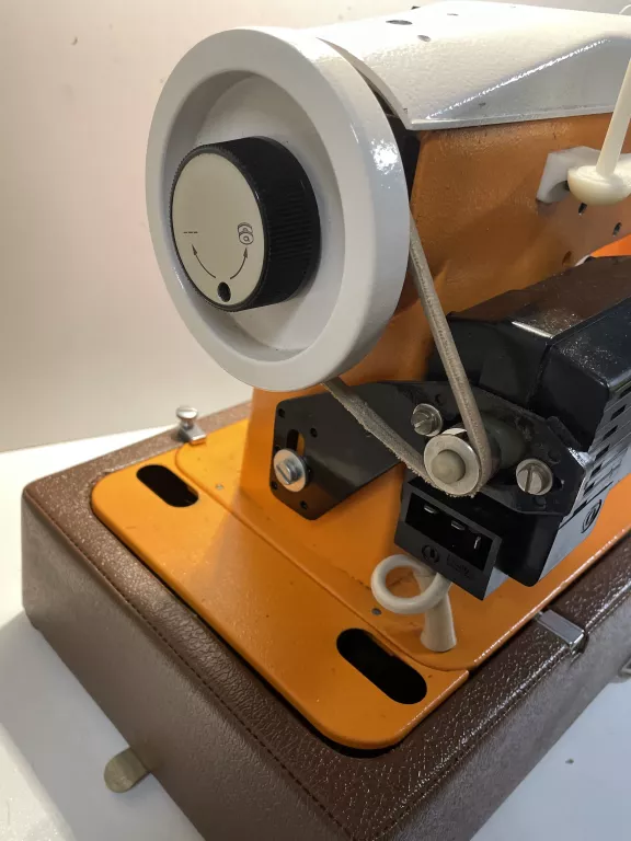 maszyna-do-szycia-lucznik-radom-466-uszkodzona-kod-producenta-466