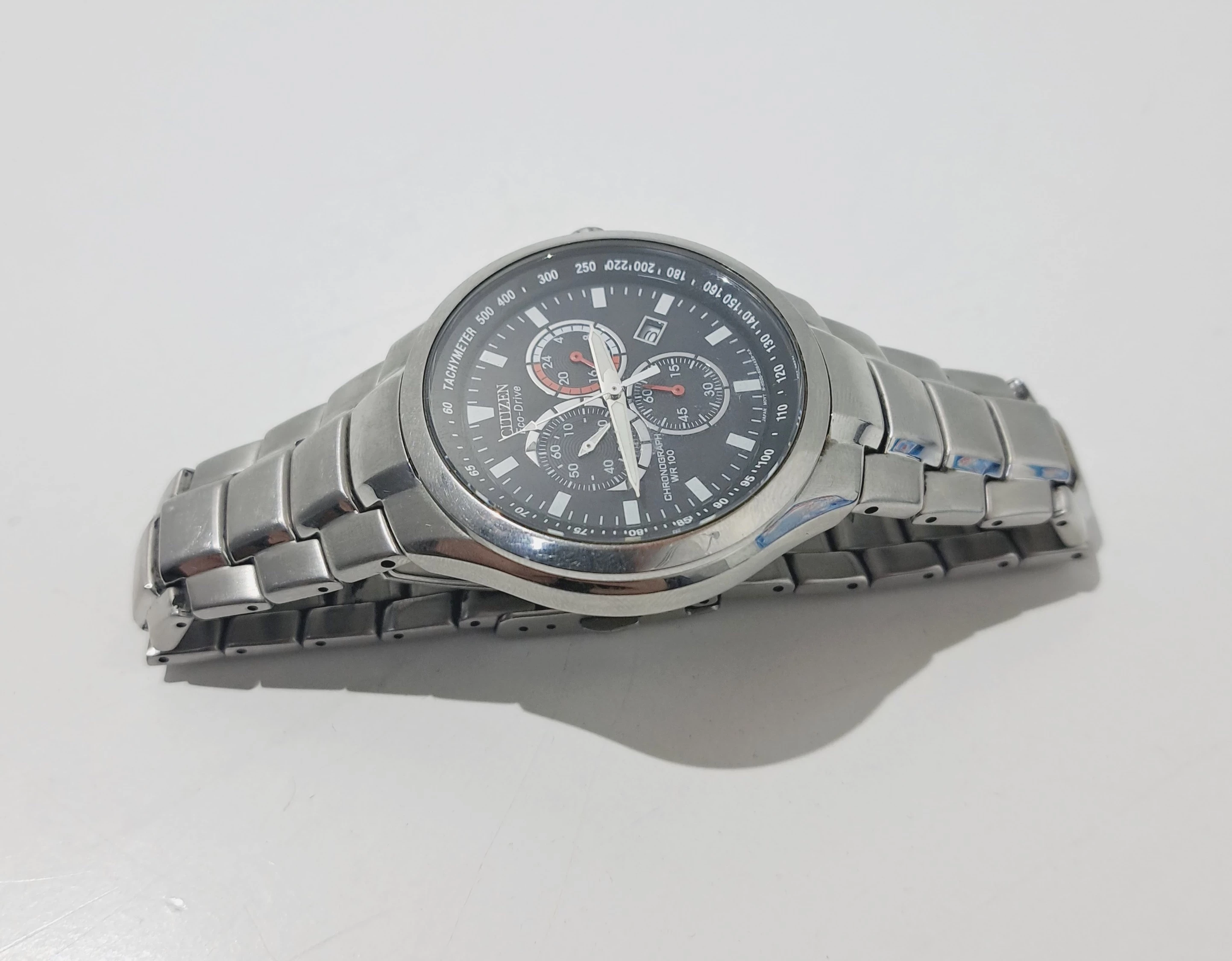 zegarek-citizen-h500-s063574-funkcje-datownik